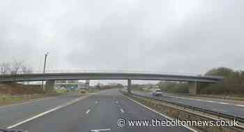 M61 towards Bolton closed for hours over concerns of man on bridge - The Bolton News