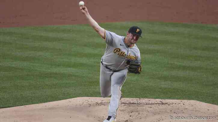 Suárez, Votto Homer To Help Reds Beat Pirates 7-4