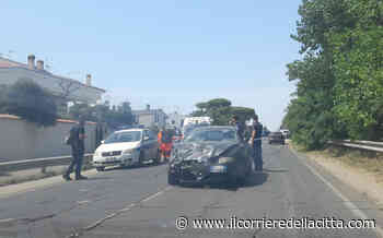 Ardea, iniziano i lavori sull’asfalto ed ecco…il maxi incidente: 4 auto si scontrano sul lungomare (FOTO) - Il Corriere della Città