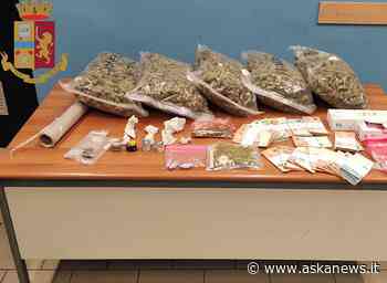 Milano, due pusher arrestati con oltre 7 kg di "erba" e hashish - Agenzia askanews