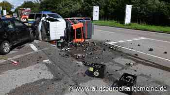 Schwerer Unfall in Ulm: 14 Kisten Bier kaputt - zwei Personen in Klinik