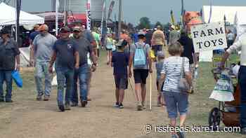 Farmers gather in southwest Minnesota