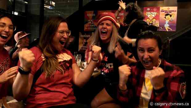 Calgarians cheer on Canadian athletes as Tokyo 2020 Olympics wraps up in golden fashion