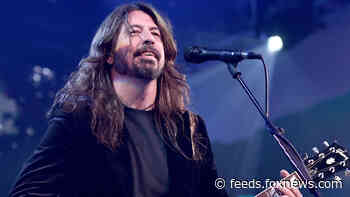 Foo Fighters' Dave Grohl told Westboro Baptist protesters they're supposed to 'love everybody' at concert