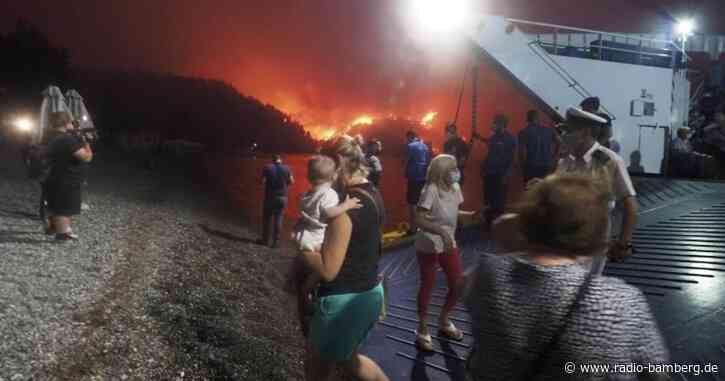 Insel-Gouverneur fleht um Hilfe bei Feuerbekämpfung