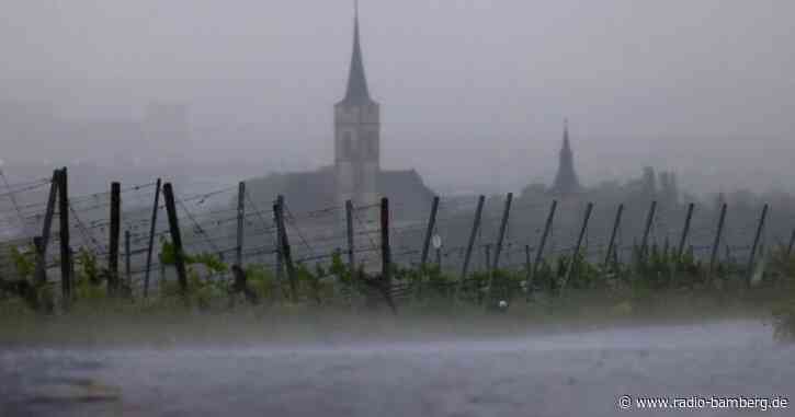 Unwetter mit orkanartigen Böen in Teilen Bayerns befürchtet