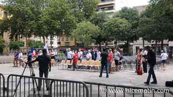Finale de volley-ball aux JO: petite foule dans la fan zone de Cagnes-sur-Mer pour soutenir la famille Tillie