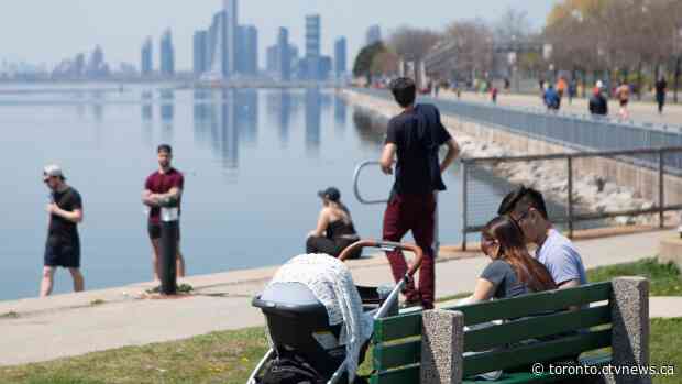 Ontario reports over 350 new COVID-19 cases, 7-day average continues to climb