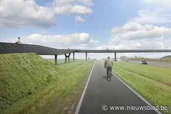 Bouw van fietsbruggen over R4 gaat bijna van start - Het Nieuwsblad