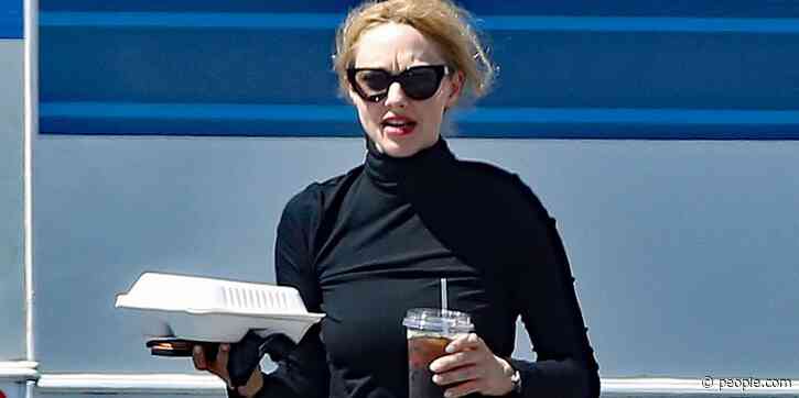 Amanda Seyfried suffers wardrobe malfunction after going 'commando' on