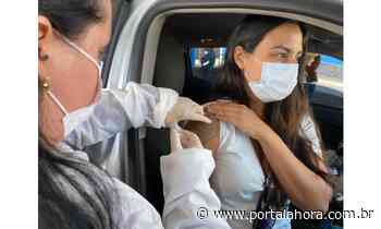 Moradores de Imbituba com idades entre 22 e 24 anos estão sendo vacinados contra a Covid-19; imunização deste grupo vai até sexta-feira - Portal AHora