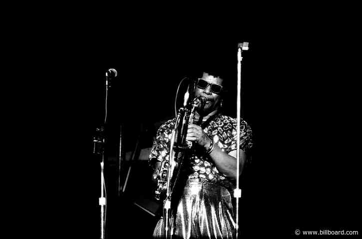 Dennis ‘Dee Tee’ Thomas, Co-Founder of Kool & the Gang, Dies at 70