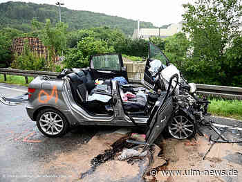 Zwei Senioren sterben nach Frontalzusammenstoß