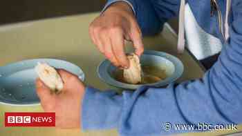 Northern Ireland deprivation: One in 10 children living with 'food insecurity' - BBC News