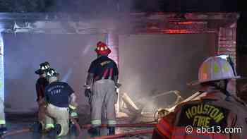 2 severely burned in Kingwood house fire - KTRK-TV