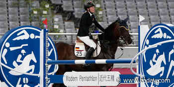 Coach suspended at Olympics for striking horse who wouldn't jump