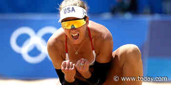 Beach volleyball champ April Ross honors her late mom in a special way during games