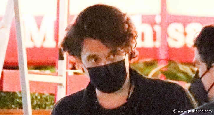 John Mayer Grabs Dinner with Friends in Beverly Hills