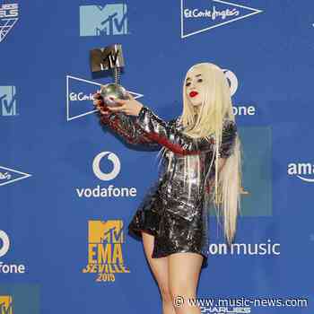 Ava Max's healthy tour rider