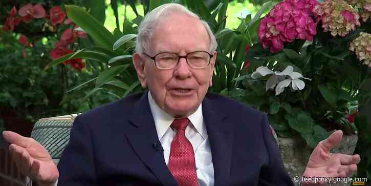 Warren Buffett's Berkshire Hathaway sold a net $1 billion of stock and slowed buybacks in the 2nd quarter