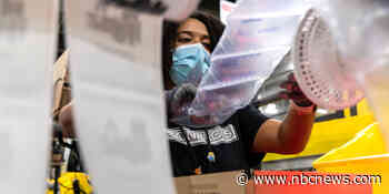 Amazon to require warehouse workers to wear masks