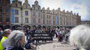 À Arras, environ 350 personnes défilent dans le calme « pour que le vaccin reste un choix » - La Voix du Nord