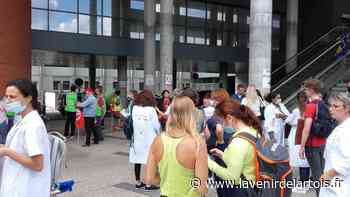 Mobilisation : Arras : des soignants de l'hôpital vent debout contre le pass sanitaire - L'Avenir de l'Artois