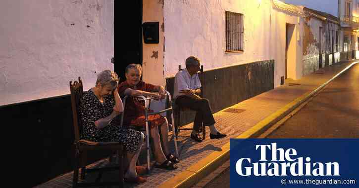 Spanish village seeks Unesco world heritage status for outdoor chats