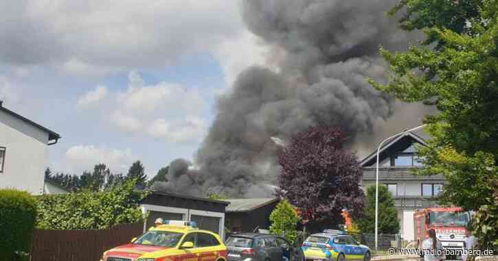 Werkshallen eines Recyclinghofes in Brand – Hoher Schaden