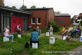 Gemeinde Ascheberg liest in der Trauerhalle oder auf dem Bolzplatz - Ruhr Nachrichten