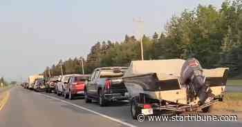 Long waits in Minnesota as Canadian border opens to vaccinated Americans