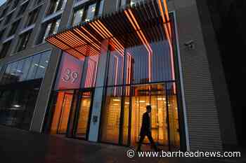 Ministers accused of 'mixed messages' over work from home policy - Barrhead News