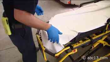 COVID-19 Houston: Patients waiting hours for beds as hospitals max out capacity - KTRK-TV