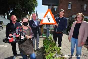 Stad lanceert verkeersbord… voor overstekende obers (Oudenburg) - Het Nieuwsblad