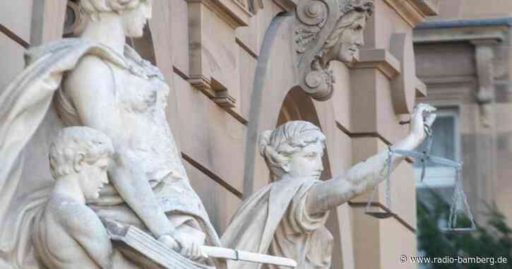 Mann bedroht Gerichtsvollzieher mit erhobener Axt