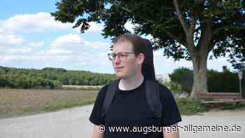 Raphael Steber spielt einen Liedermacherabend in Pauls Biergarten