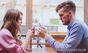 Phubbing: Study warns of ignoring your friends to look at your phone