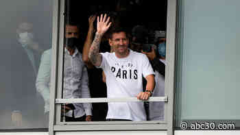 Lionel Messi signs 2-year contract with Paris Saint-Germain