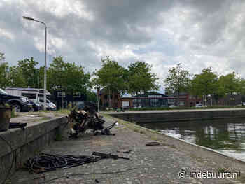 Magneetvissers halen een quad én een scooter uit het water, maar mag dat wel? - indebuurt