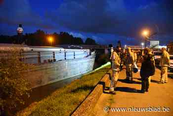 Binnenvaartschip in de problemen door dronken schipper<BR />