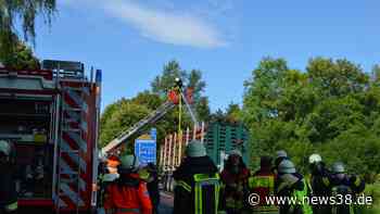 Salzgitter: Lkw fängt Feuer – wichtige Verkehrsachse komplett gesperrt, langer Stau - News38