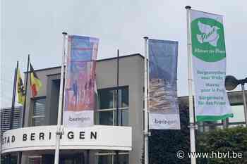 Mayors for Peace-vlag wappert aan het Stedelijk Administratief Centrum - Het Belang van Limburg