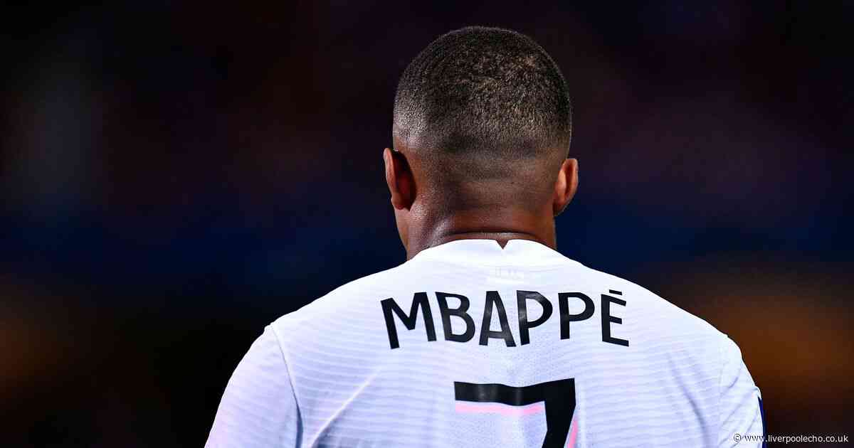 Mbappe 2024. Мбаппе и Роналду. Mbappe 7 номер. Мбаппе Реал Мадрид трансфер. Мбаппе 7 номер.