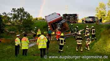 Schweine verenden nach Unfall mit Viehtransporter: Peta erstattet Anzeige