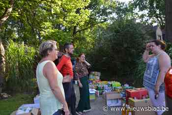 Koppel dat goederen inzamelt voor slachtoffers van overstromingen wordt zelf overstelpt