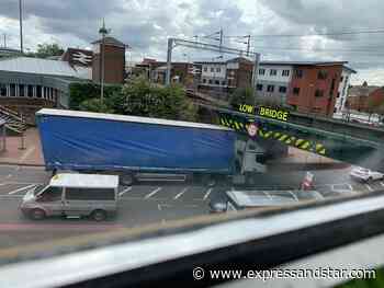 'Chaos' as lorry hits Sandwell and Dudley railway bridge - expressandstar.com