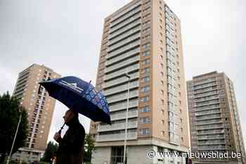 Brandweer evacueert bewoners bij brand in flatgebouw op Luchtbal