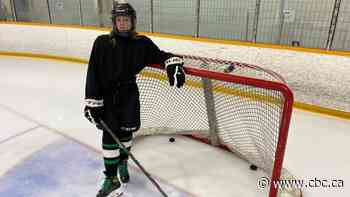 12-year-old girl banned from playing hockey in Sask. town over dressing room dispute