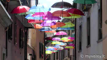 Clusone dà il benvenuto all'estate con un tocco di colore - MyValley.it notizie! - MyValley.it