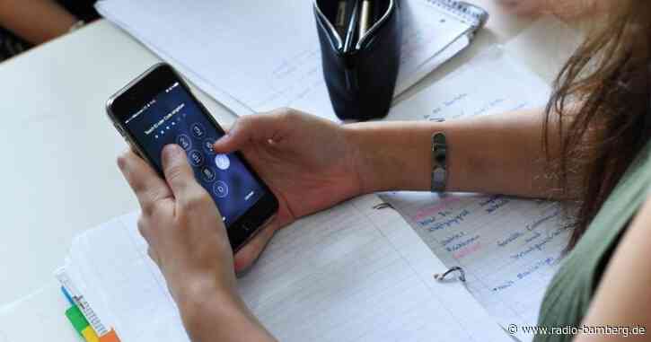 Studie: Jugendliche gut 70 Stunden pro Woche online
